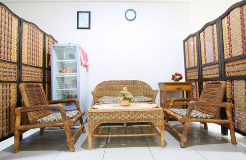 Darmo House | 1 Bedroom Guest House, 10 mnts from Tunjungan Plaza