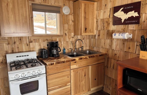 Au Train Cabin | 1 bedroom lake front cabin with outdoor hot tub