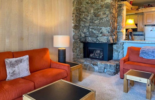 Dollar Point Condo | 1 Bedroom Lakefront at Chinquapin | Unit 155