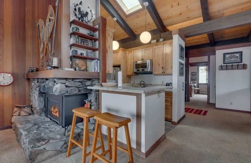Tahoe City Condo | 1 Bedroom Lakefront at Chinquapin | Unit 156