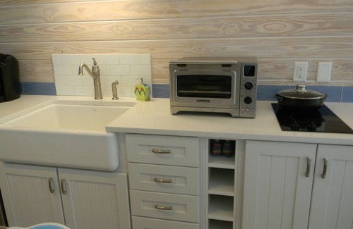 Seacrest Beach Cottage | 1-bedroom modern cottage just a short walk to Alys/Rosemary with private beach