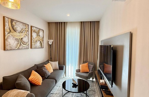Roman Ridge Apartment | 1-Bedroom Pool View Unit @Nova