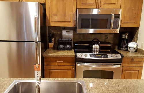 Vail Resort | 1 Bedroom Premium - Marriott's StreamSide at Vail - Birch, Douglas, and Evergreen - Full Resort Acce