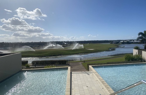 Pelican Waters Apartment | 1 bedroom Resort Apartment 5 minutes from Golden Beach