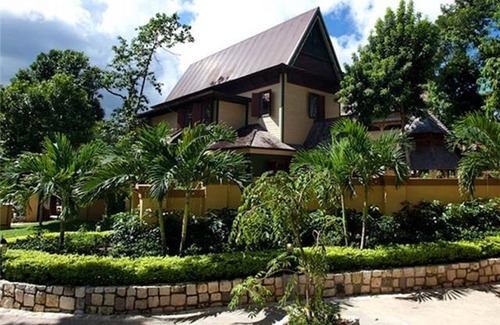 Ocho Rios Cottage | 1 bedroom Seaside Cottage - Pool/Beach/Wifi/Restaurant/House keeping HCC