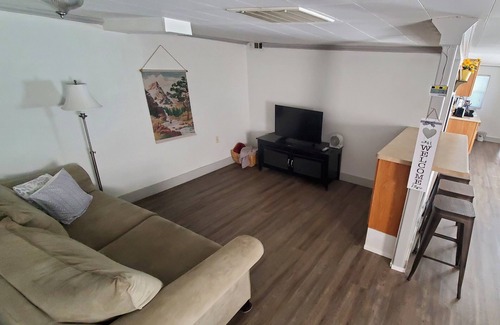 Brownstown House | 1 bedroom sleeps 4 in town with a country feel.