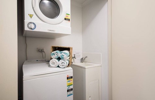 Airlie Beach Apartment | 1 Bedroom Studio Apartment in the heart of Airlie Beach