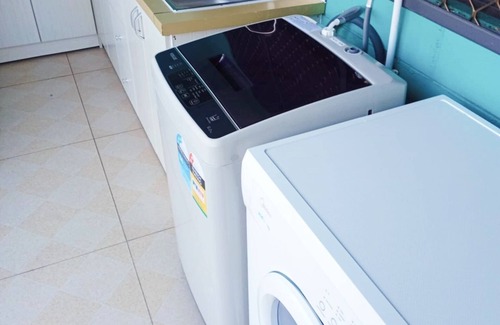 Apia Apartment | 1-bedroom Studio aprtmt with AC, WiFi, Washer,Dryer located 5min Apia, on mainrd
