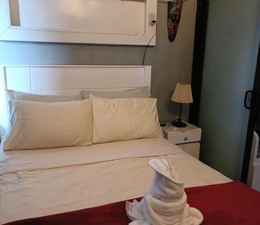 Poblacion District Apartment | 1 Bedroom unit with balcony and facing amenities and just beside SM Ecoland