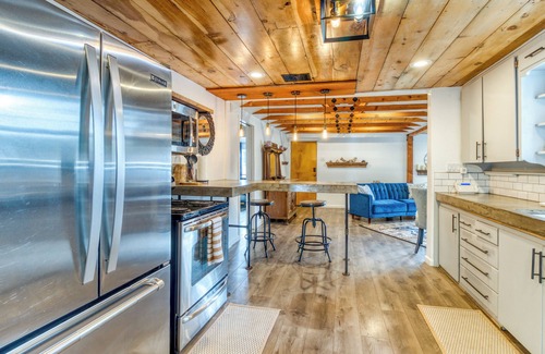 Larkspur House | #1 Bend Retreat! Near All! Kid and Pet Friendly!