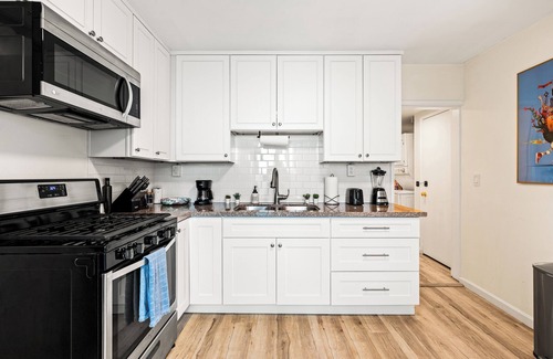 El Porto House | 1 Block to Beach Heaven Chic 2BD