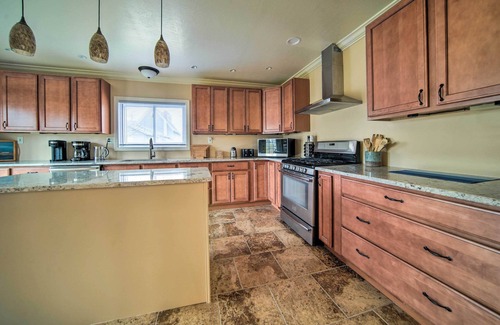 Ashtabula House | 1 Block to Bridge Street: Lake Erie Vacation Home!