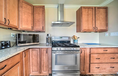 Ashtabula House | 1 Block to Bridge Street: Lake Erie Vacation Home!