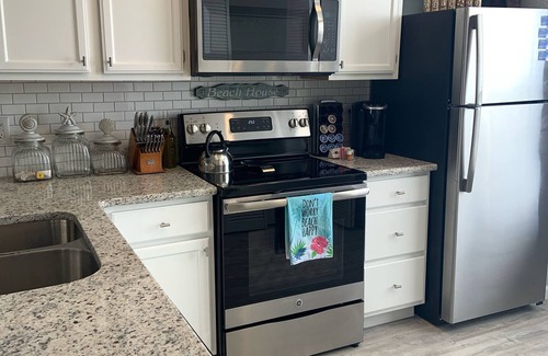 Corpus Christi Condo | 1 Block To The Beach-1st Floor Unit-Taylor Made Get A Way