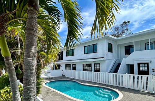 Ilexhurst Apartment | 1 Block WALK on QUIET street to beach/food/fun
