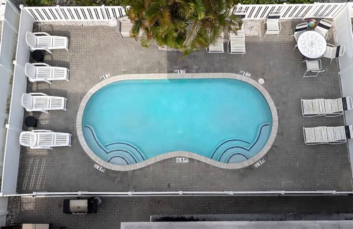 Ilexhurst Apartment | 1 Block WALK on QUIET street to beach/food/fun