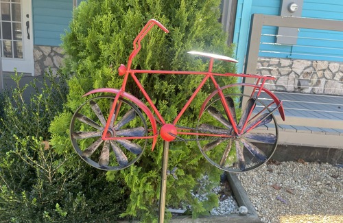 Old Fort House | 1 block walk to downtown and breweries, and bike right to the trails!