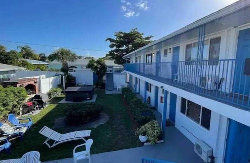Palm Beach Shores Condo | 1 Block Walk to the Beach, Fun in the Sun!