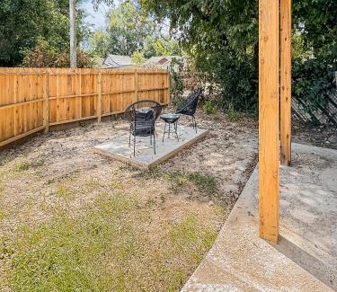 Evansville House | 1 BR Fire Pit BBQ Retreat