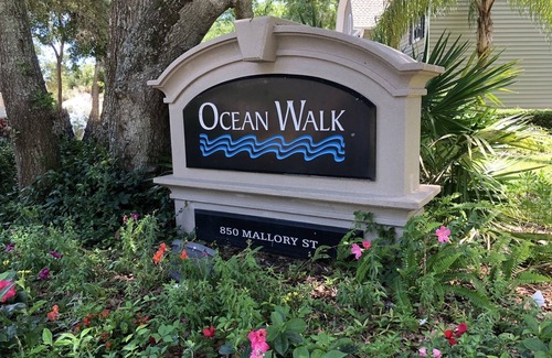Demere Park Condo | 1 BR OceanWalk- Spectacular View of Pool! Very Clean- Near Ocean/Pier