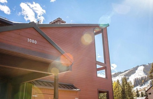 Old Town Condo | 1 BR sleeps 5. Walk to the Gondola! Woods & Fraser River off the back deck.