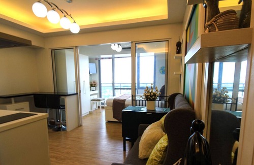 Makati Apartment | 1-BR Superior @ ACQUA Sutherland 3305