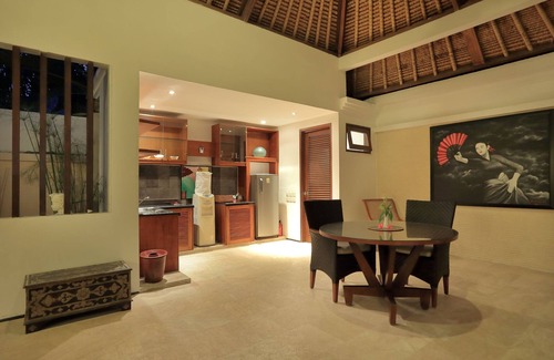 Mangsit House | 1 BR Villa few steps from the sandy beach