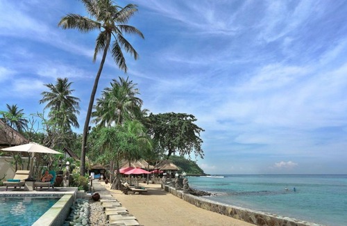 Mangsit House | 1 BR Villa few steps from the sandy beach