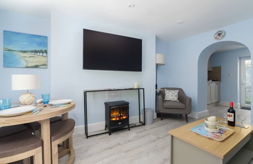 Peel Cottage | 1 Charles Street - a holiday cottage that sleeps 3 guests in 2 bedrooms