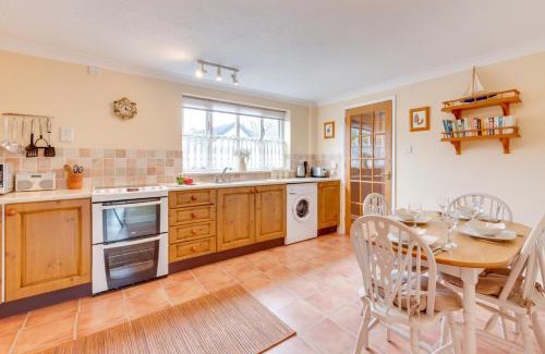 Friston House | 1 Chequers Row