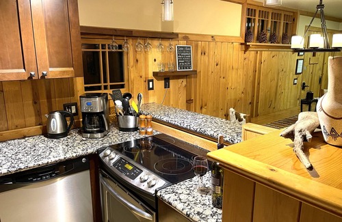 Tahoe Village Condo | #1 CHOICE: Tahoe Alpine Cabin, Heavenly Ski Lifts, Fireplace, shared Hot Tub
