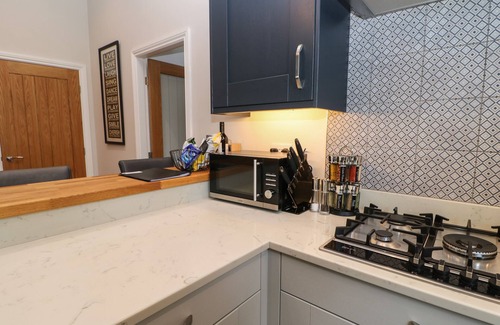 Barnard Castle Cottage | 1 CLAIRE HOUSE WAY, pet friendly, with a garden in Barnard Castle
