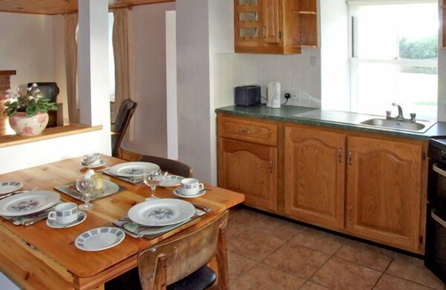 Kilkieran Cottage | 1 CLANCY COTTAGES, family friendly in Kilkieran, County Galway