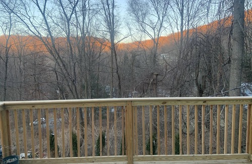 Town of East Fishkill House | 1 HR NYC Getaway Awesome Newly Renovated Home on 4 Acres, Stunning Views