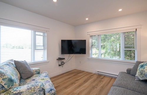 Harwich Apartment | 1 kilometer from Rondeau Provincial Park, 10 min. walk to sandy beach.