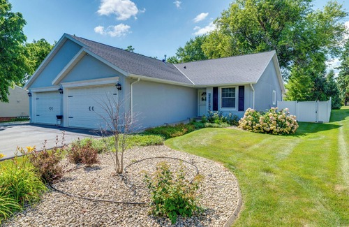Lake Mills Condo | 1 Mi to Beach: Dog-Friendly Condo in Lake Mills!