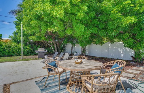 Yacht Club House | 1 Mi to Beach: Modern Cape Coral Home w/ Pool