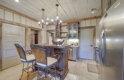 Beech Mountain Apartment | 1 Mi to Beech Mtn: Cabin w/Fire Pit & BBQ!