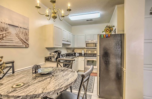 Vaught Condo | 1 Mi to Coast: Myrtle Beach Condo w/Pool Access!