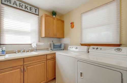 Issue House | < 1 Mi to Colonial Beach: Coastal Gem w/2 Porches