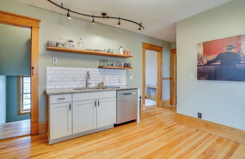 North End Apartment | 1 Mi to Como Park: WFH-Friendly Saint Paul Duplex!