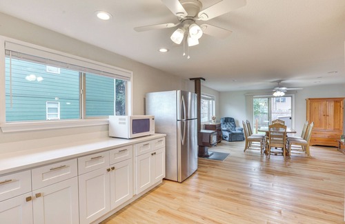 Enumclaw House | 1 Mi to Dtwn: Enumclaw Family Retreat!