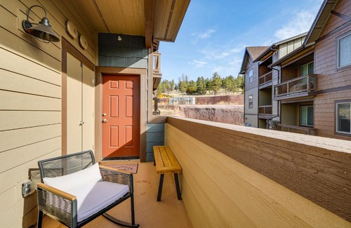Flagstaff Apartment | 1 Mi to Dtwn Flagstaff Condo with 2 Balconies!
