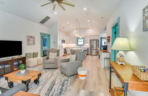 Manteo House | 1 Mi to Dtwn Manteo Dog-Friendly Home with Deck