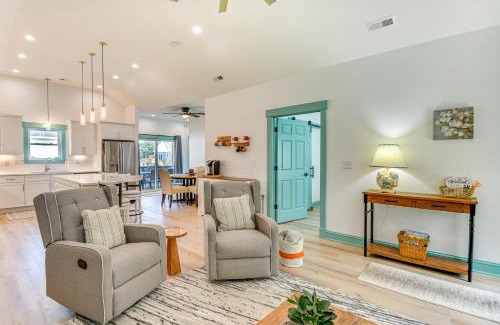 Manteo House | 1 Mi to Dtwn Manteo Dog-Friendly Home with Deck