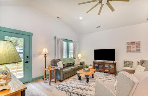 Manteo House | 1 Mi to Dtwn Manteo Dog-Friendly Home with Deck