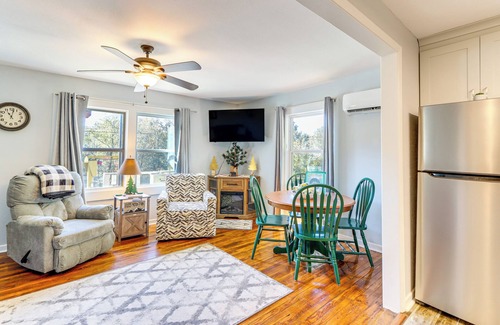 Murphy Cottage | < 1 Mi to Dtwn: Pet-Friendly Cabin in Murphy!