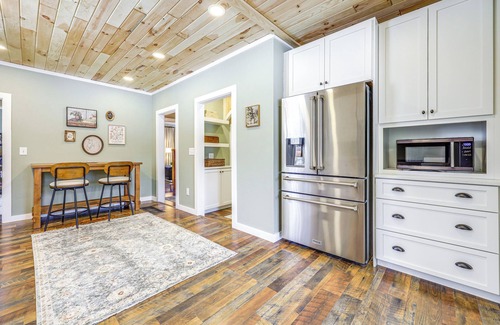 Houlton House | < 1 Mi to Houlton Riverfront Park: Home w/Yard!