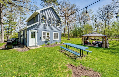 Lake Geneva Cottage | 1 Mi to Lake Geneva: Cottage w/On-Site Hiking