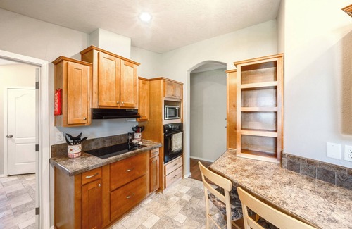 Coulee City House | 1 Mi to Lake: Getaway w/Patio in Coulee City!